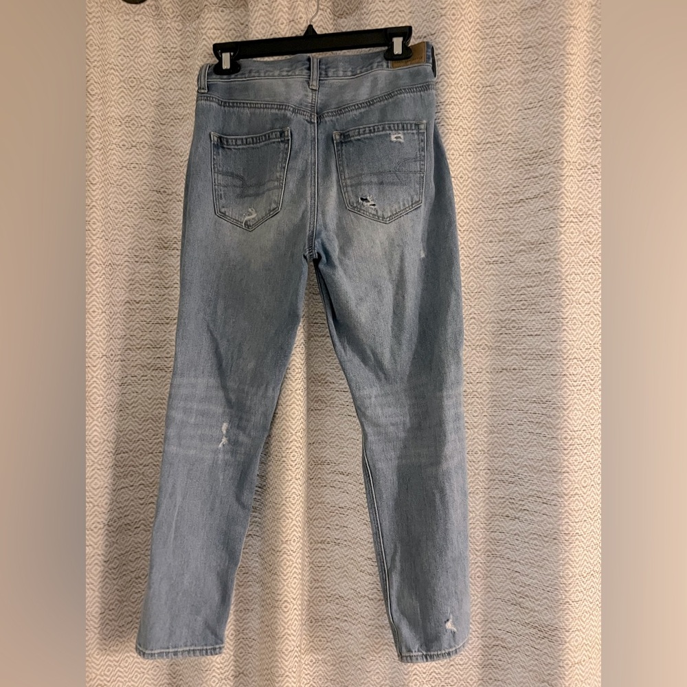 American Eagle Girlfriend Distressed Jean